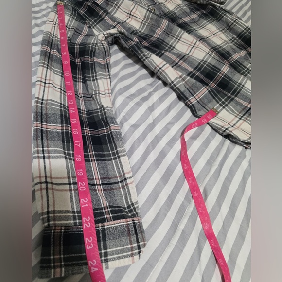 Carhartt Black, White, and Pink Plaid Shirt - Picture 10 of 12